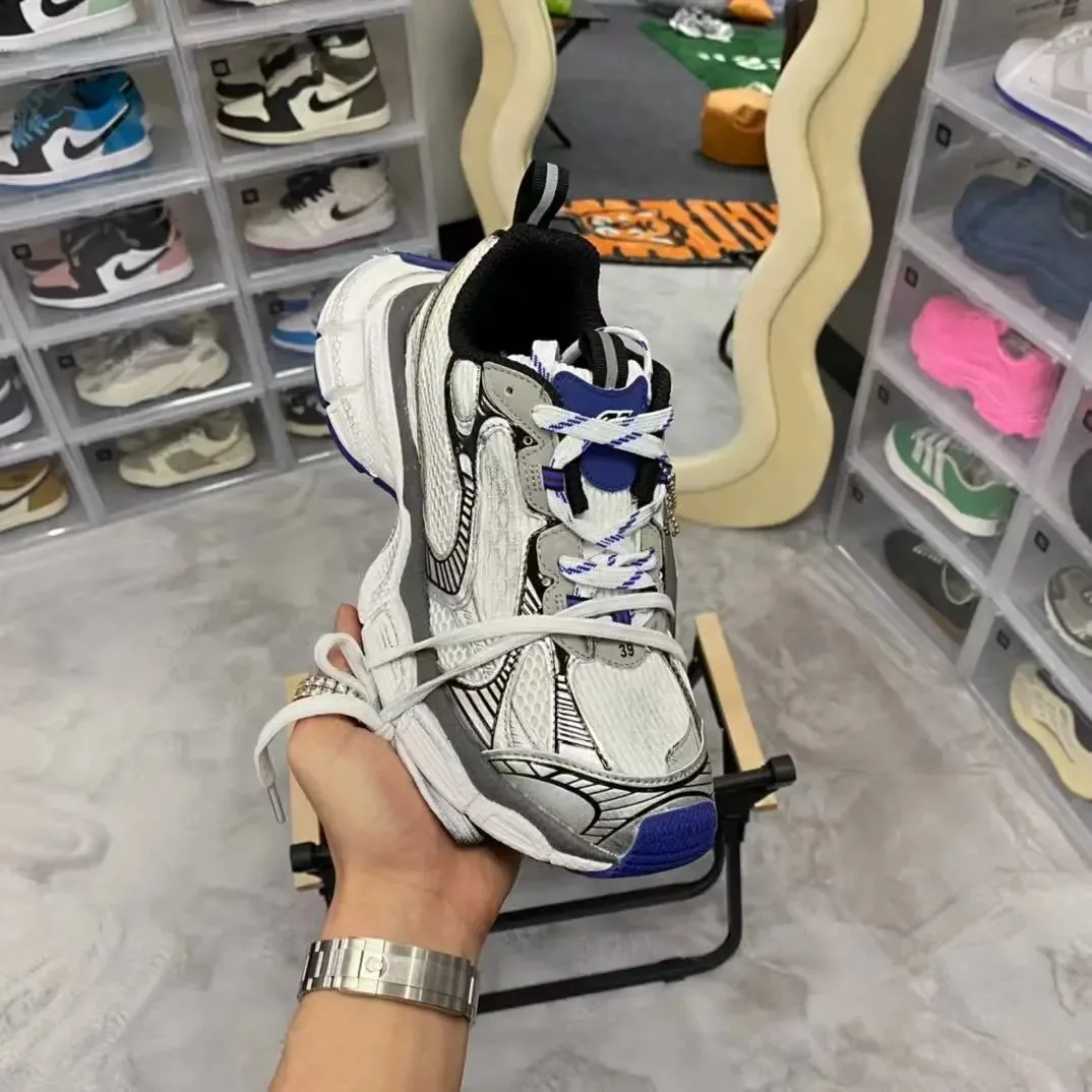 Balenciaga Runner Black Lace-Up Running Shoes — Photo 10