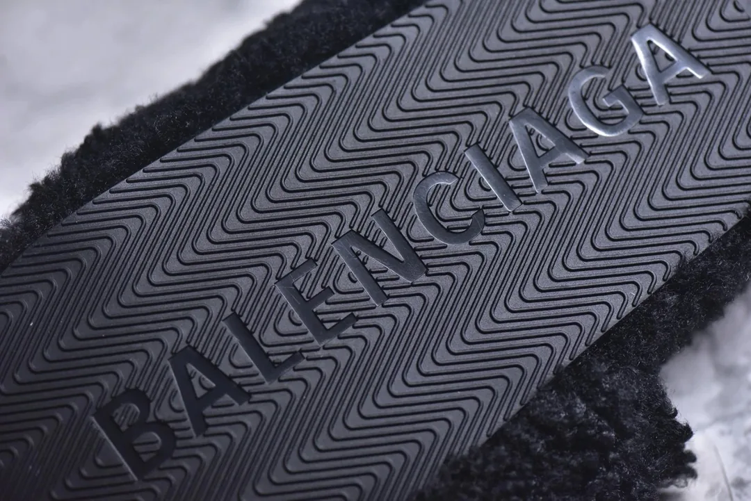Bottega Veneta Fuzzy Slides — photo 4