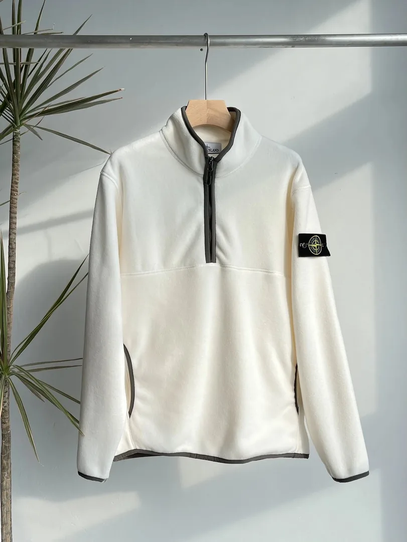 Simple Sweatshirt — Photo 9