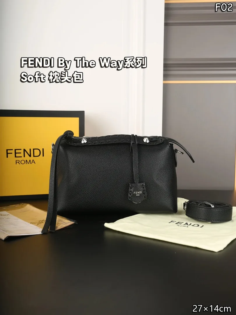 Fendi By The Way Soft Boston Bag — Zdjęcie 6