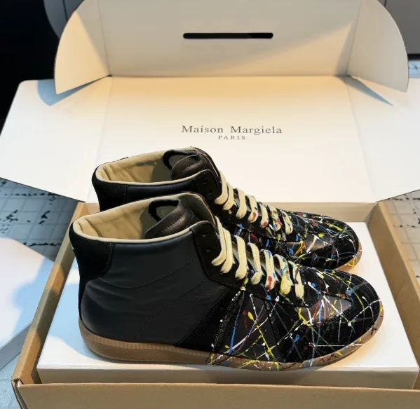 Maison Margiela Replica White Beige Suede Trainers — Photo 3