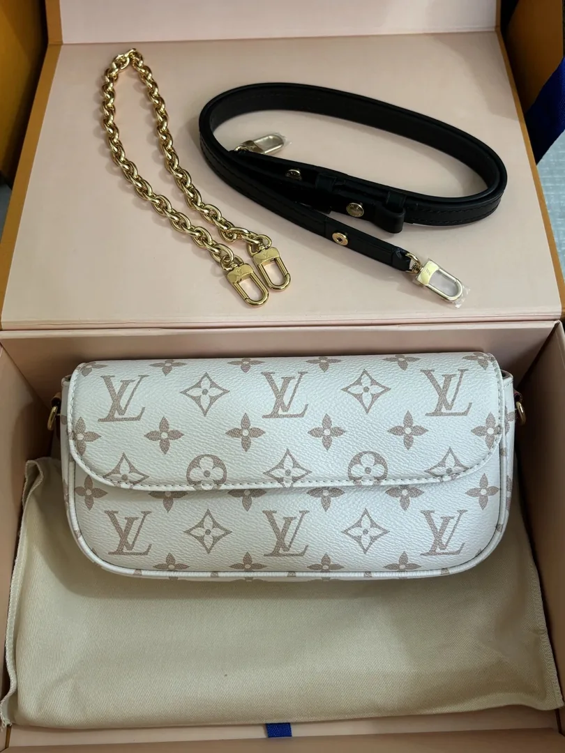 Louis Vuitton Wallet On Chain Ivy — Photo 12