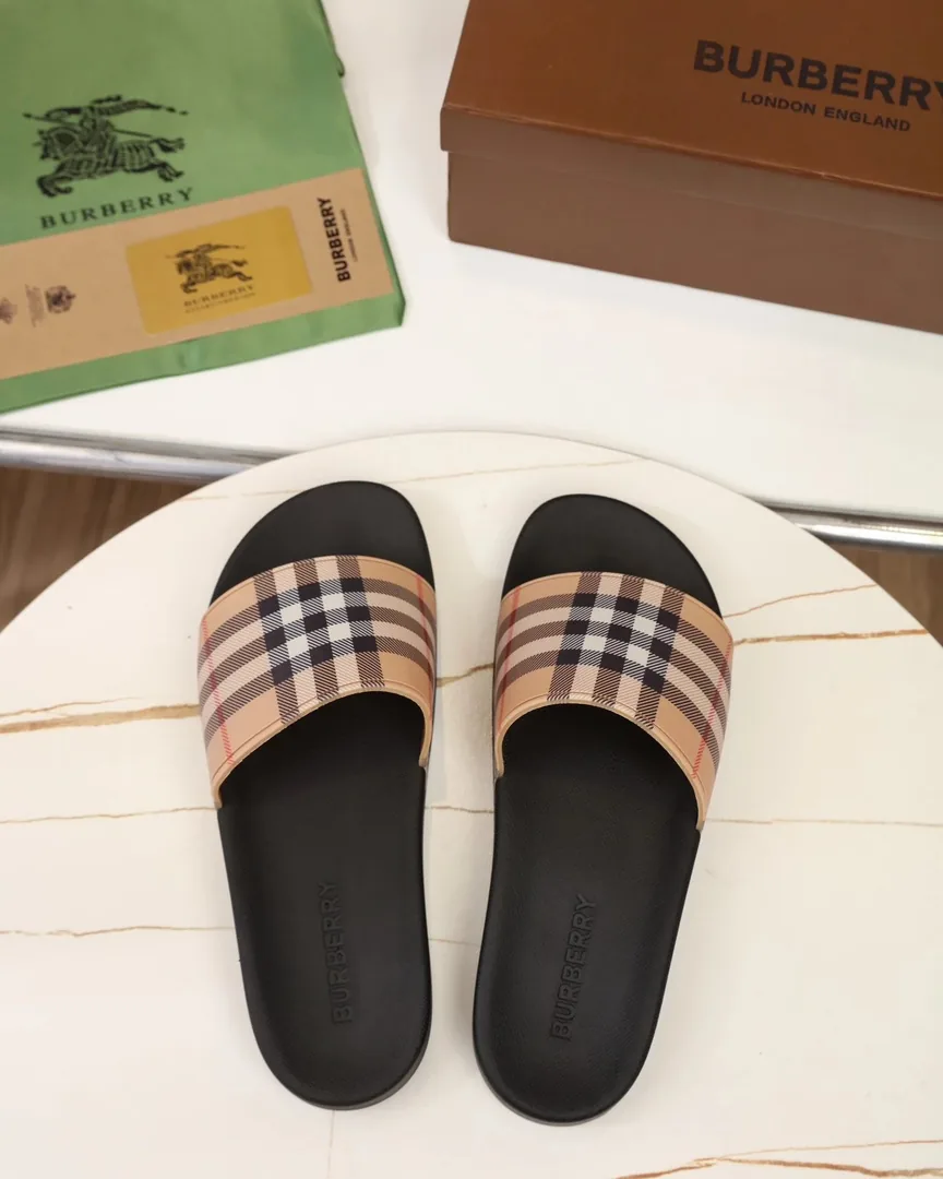 Burberry Slides — photo 5