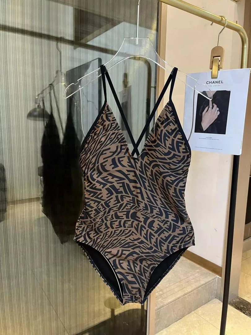 Underwear — Photo 4
