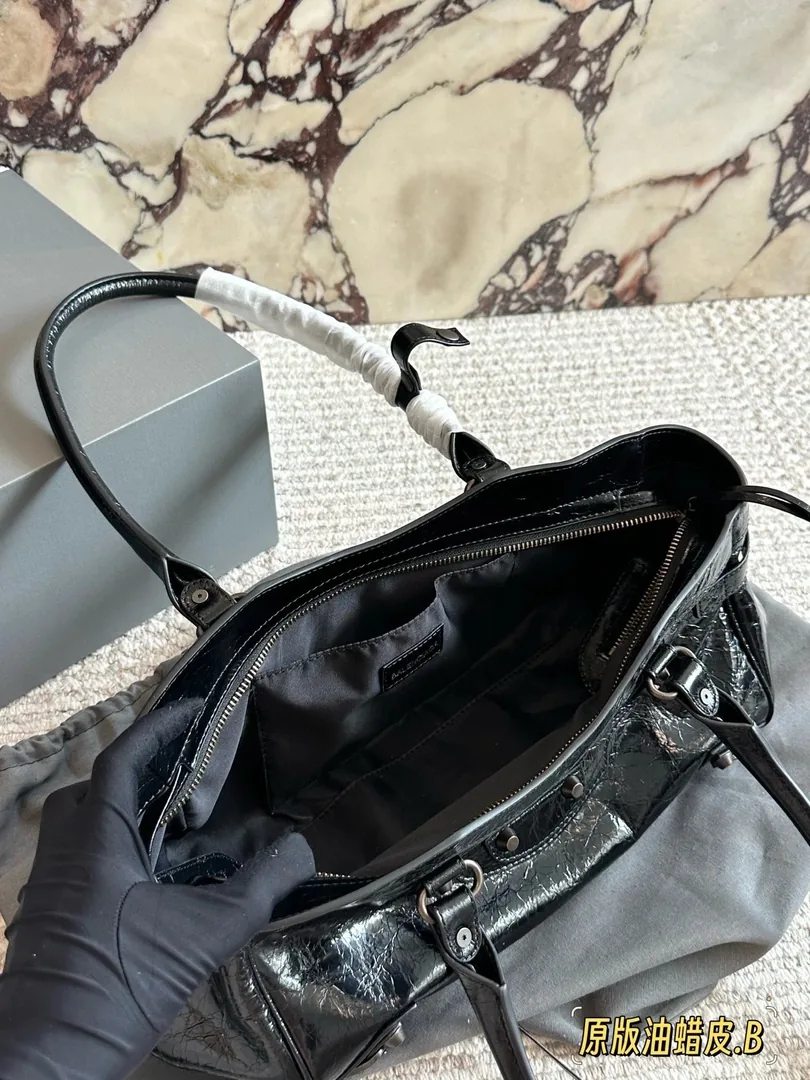 Balenciaga Waxed Leather Hobo Bag — photo 10