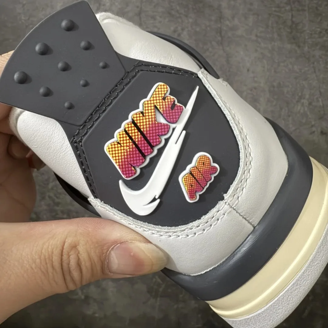 Air Jordan 4 Comic White Black — Photo 13