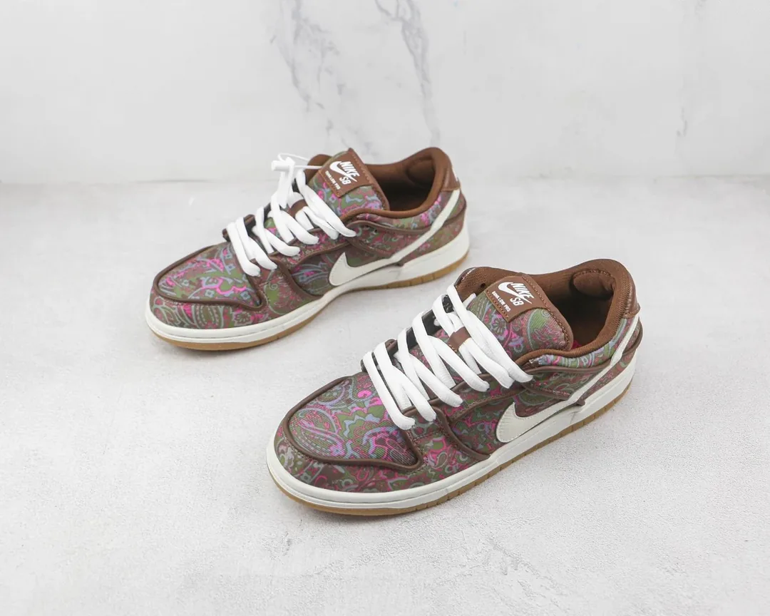 Nike Dunk Low Brown Beige Paisley Top Sneakers — Photo 6