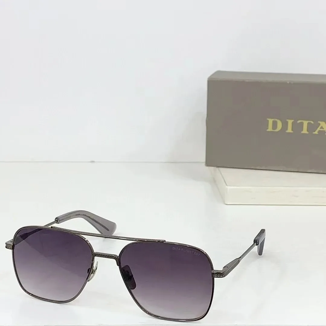 Dita Sneakers — QC