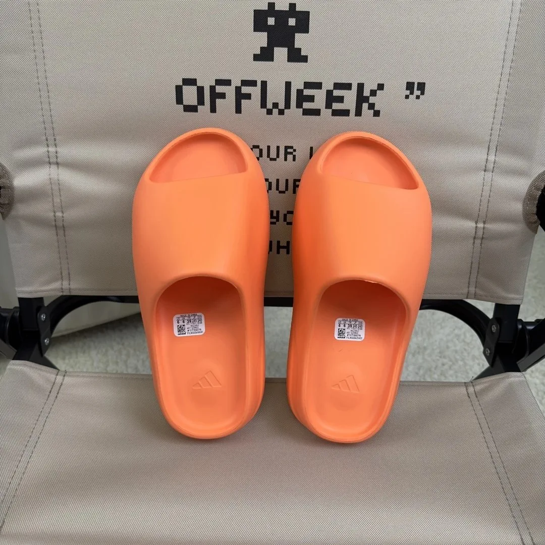 Yeezy Slide Foam Sandal Collection — photo 9