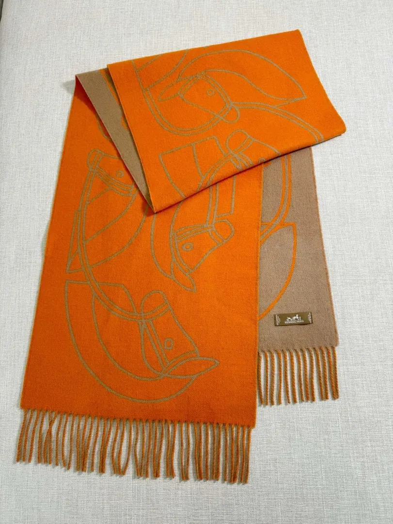 Equestrian Interlock Cashmere Scarf — Photo 3