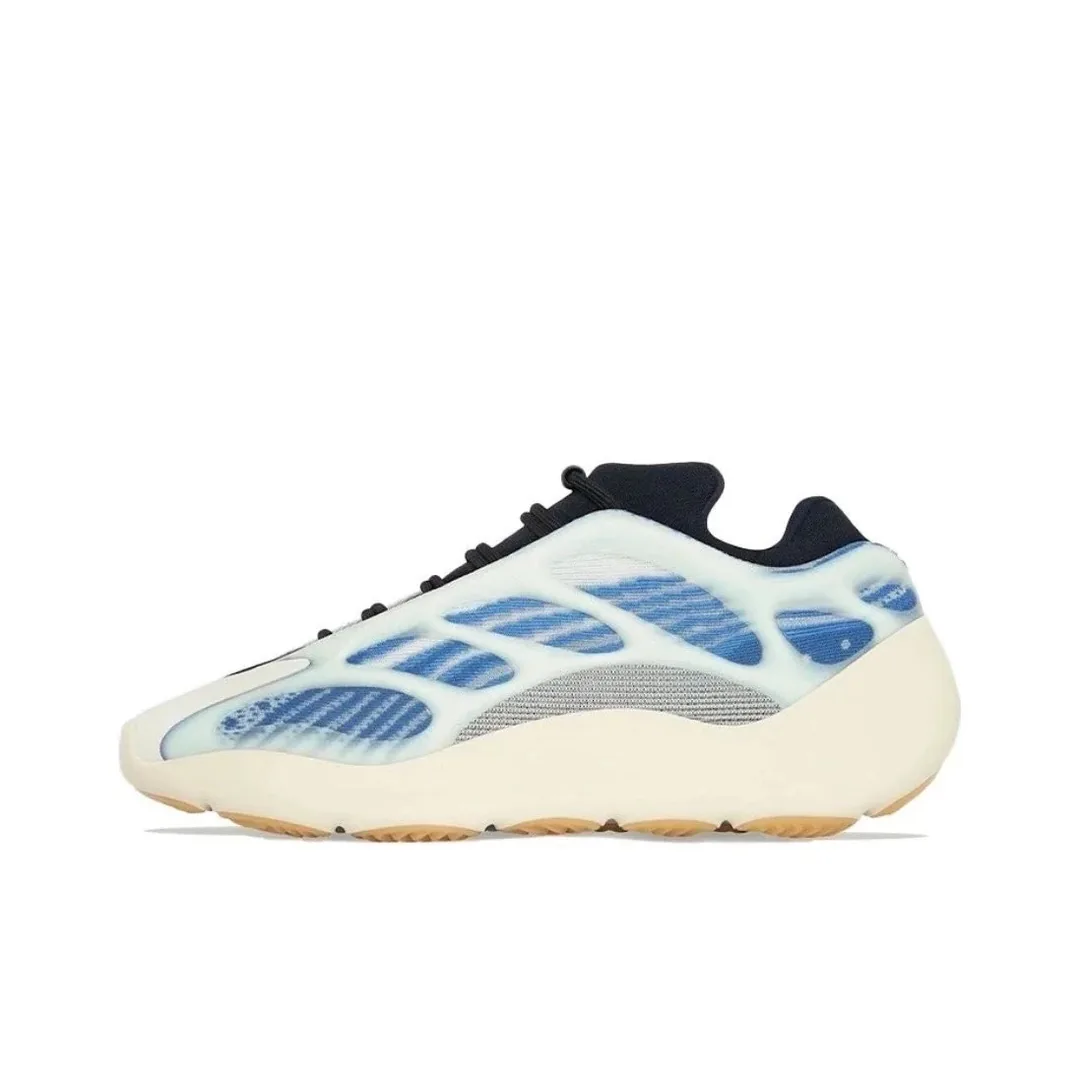 Yeezy Boost 700 Runners — Photo 4