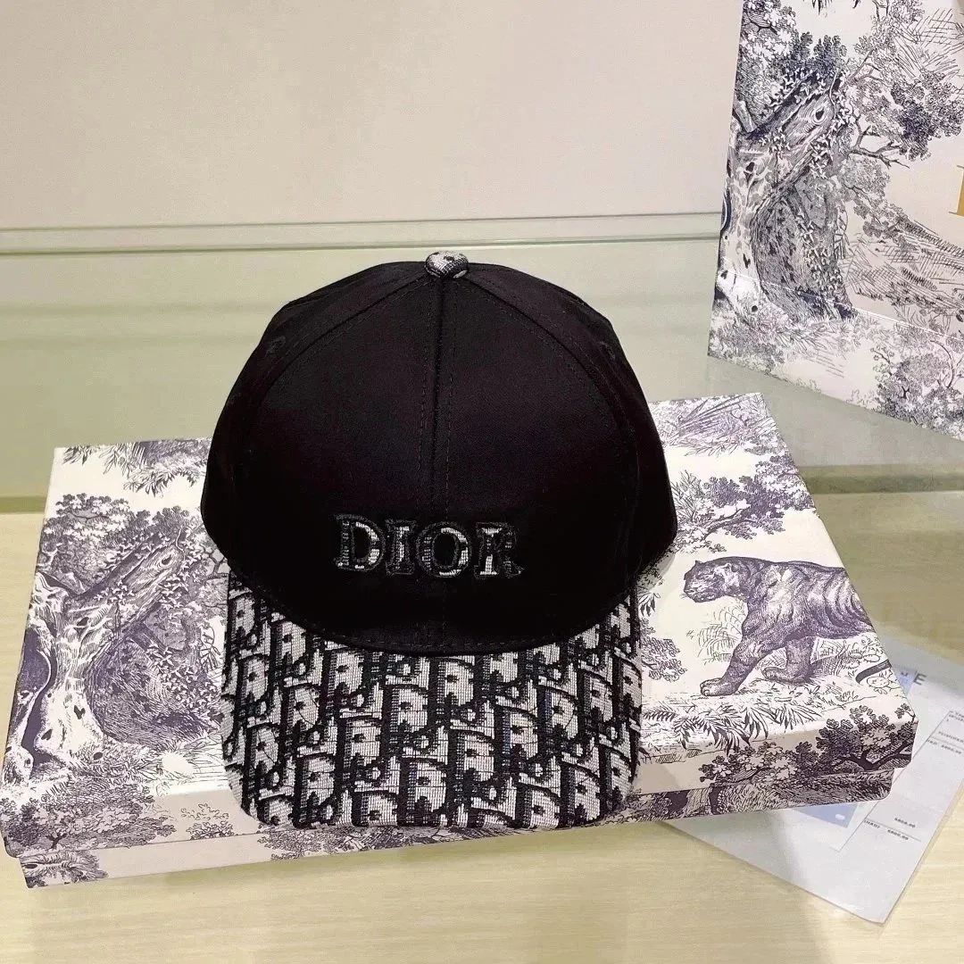Fendi FF Monogram Baseball Cap Collection — photo 7