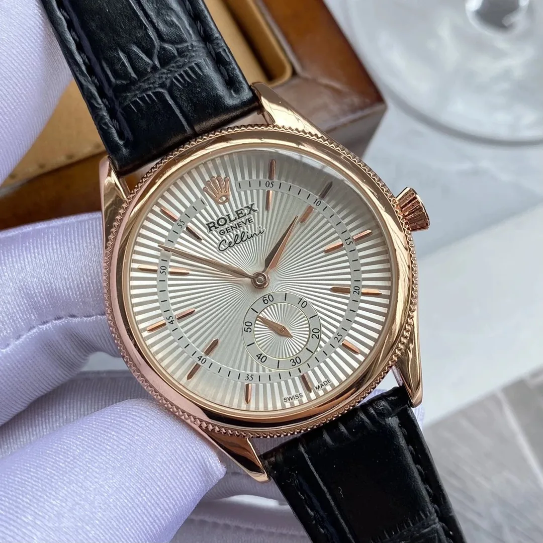Automatic Movement Watch — Photo 5