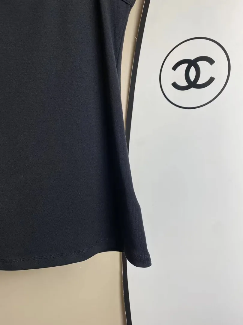 Detail Tee — Photo 13
