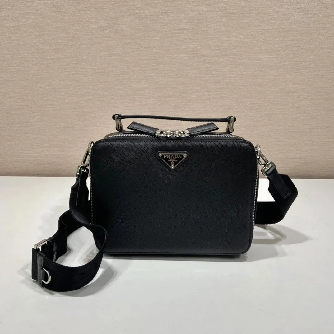 Prada Leather Bag — photo 11