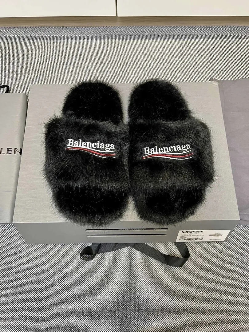 Bottega Veneta Fuzzy Slides — photo 6