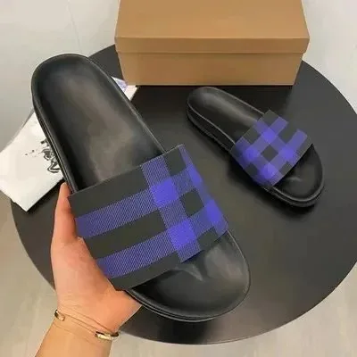 Streetwear Slides — QC