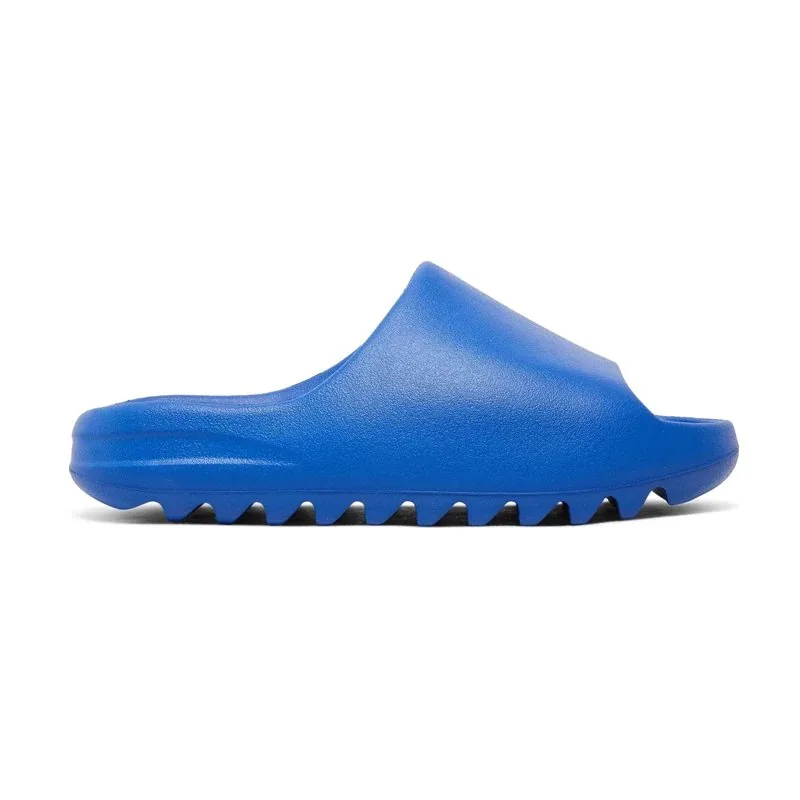 Yeezy Slides — Photo 6