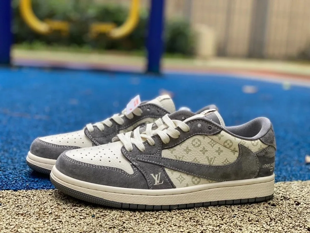 Louis Vuitton Blue Street Trainers — Photo 6