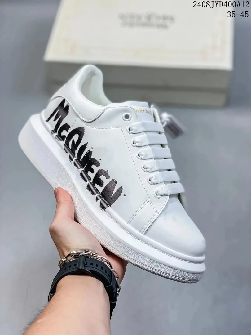 Alexander McQueen Oversized Sneaker Grey Low-Top Trainers — Photo 11