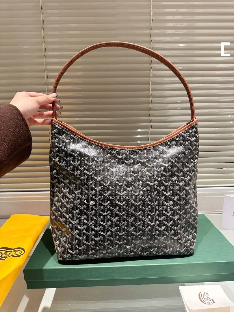Goyard Hobo Bag — Photo 9