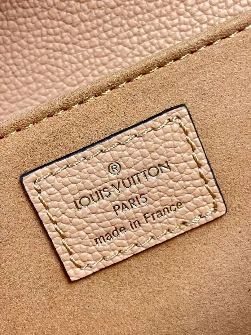 Louis Vuitton Pochette Metis East West — photo 3