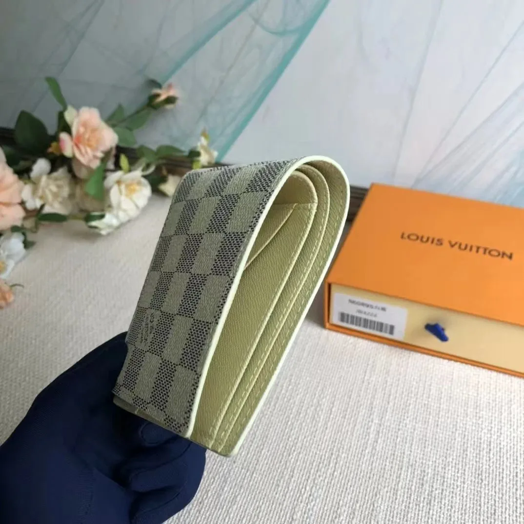 Louis Vuitton Multiple Wallet — Photo 10