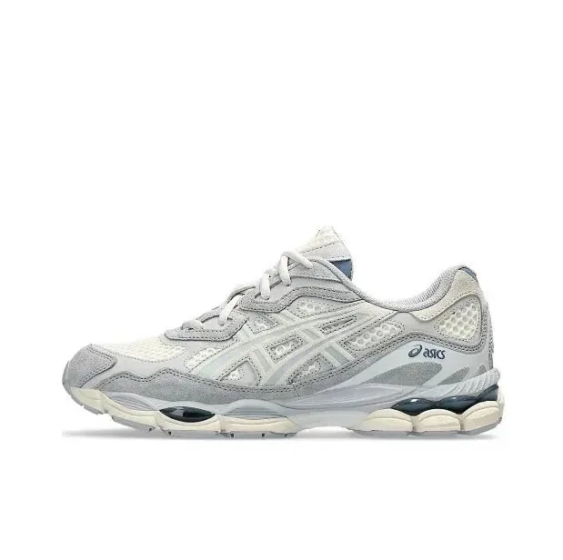 Asics White Athletic Trainers — Photo 15