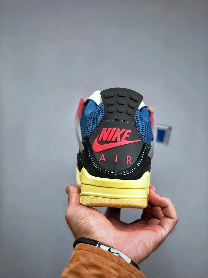 Jordan 4 Union LA Off Noir Sneakers — Photo 15