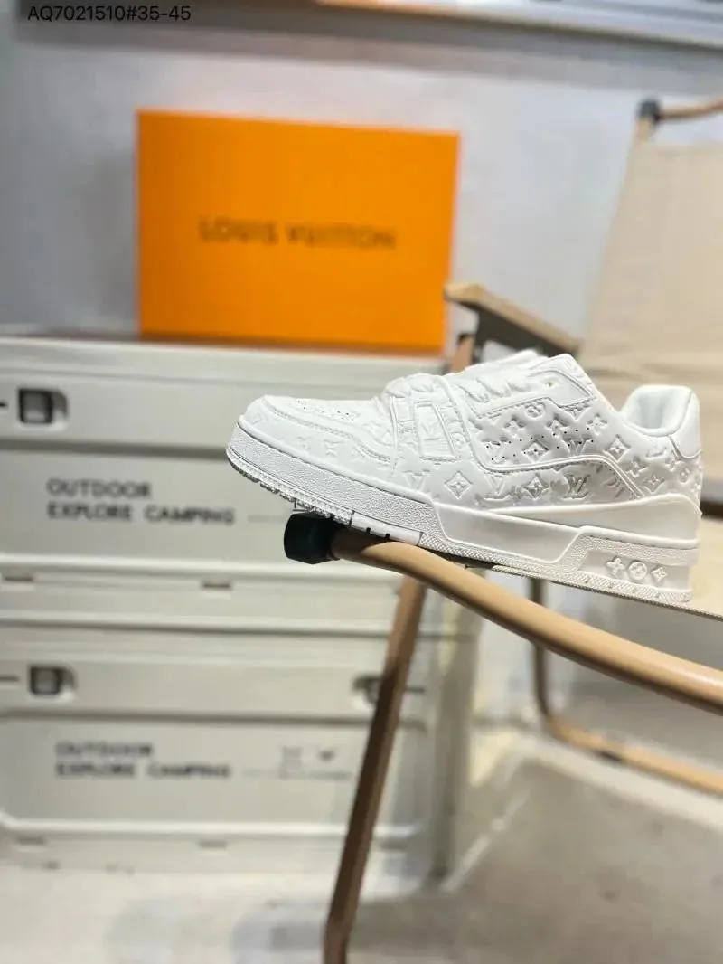 Louis Vuitton LV Trainer Low-Top Lace-Up Trainers — Photo 12