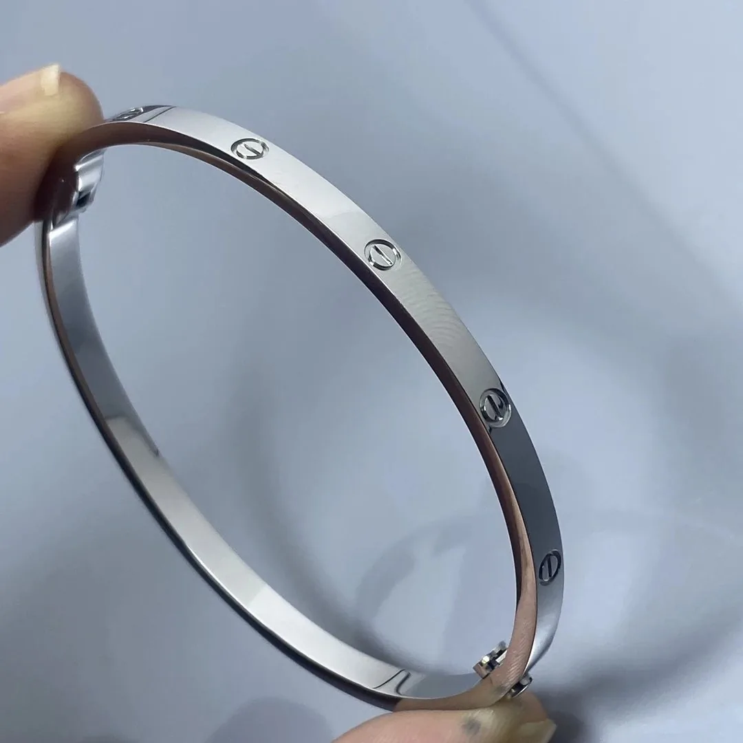 Slim Bracelet — QC