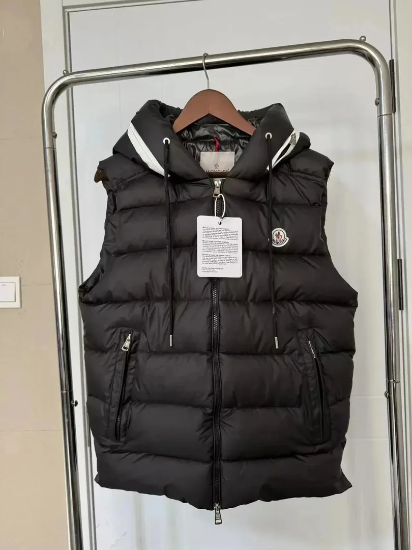 Sleeveless Padded Vest — Photo 6