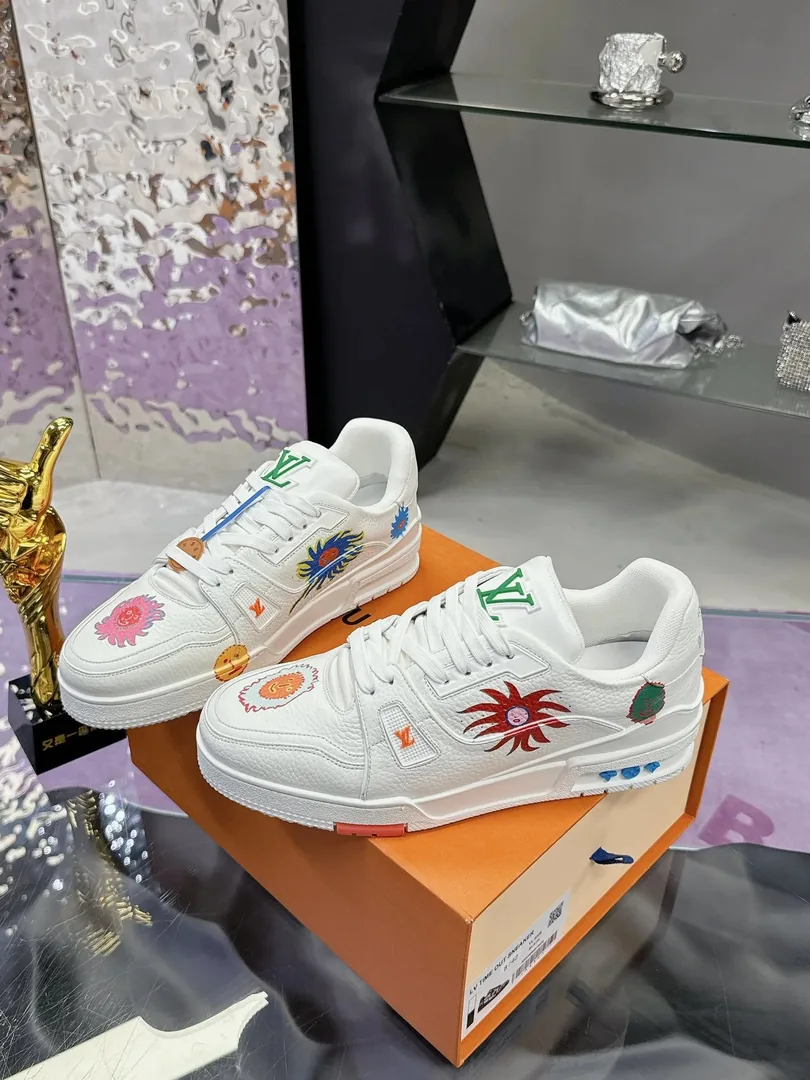 Louis Vuitton LV Trainer Graffiti Print Low-Top Trainers — Photo 5