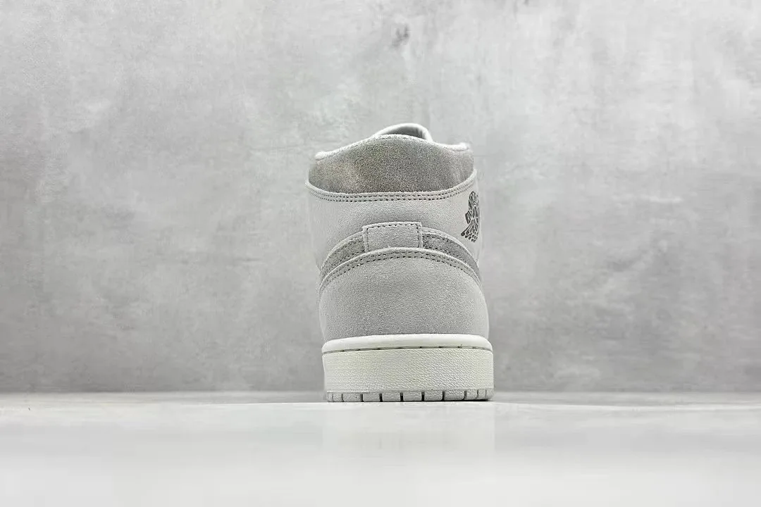 Air Jordan 1 Mid Grey Sail — photo 2