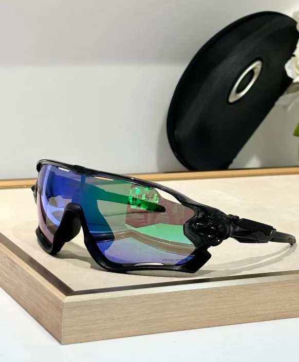 Lightweight Polarized Sunglasses — Photo 15