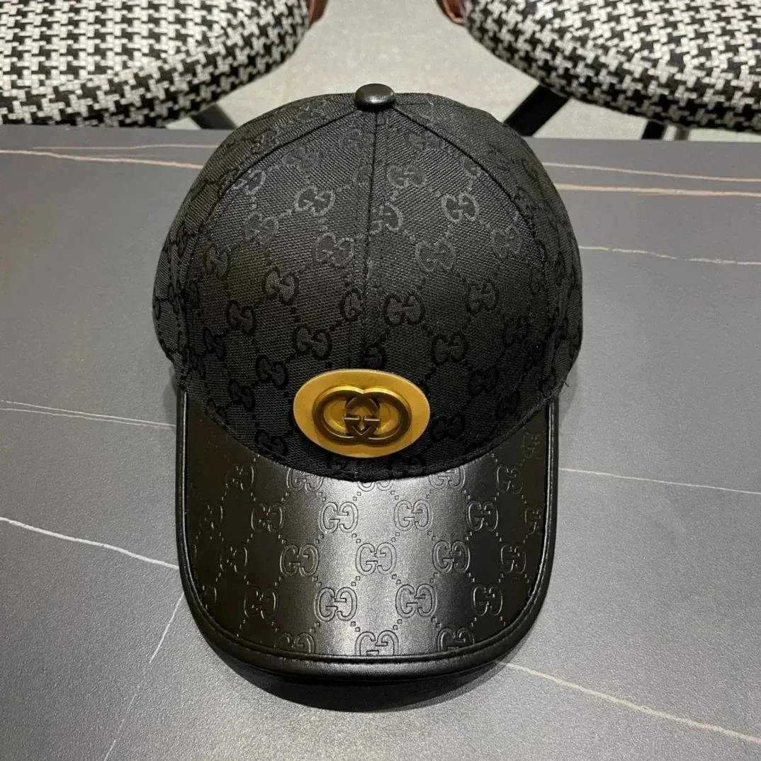 Gucci Accessory — Photo 6