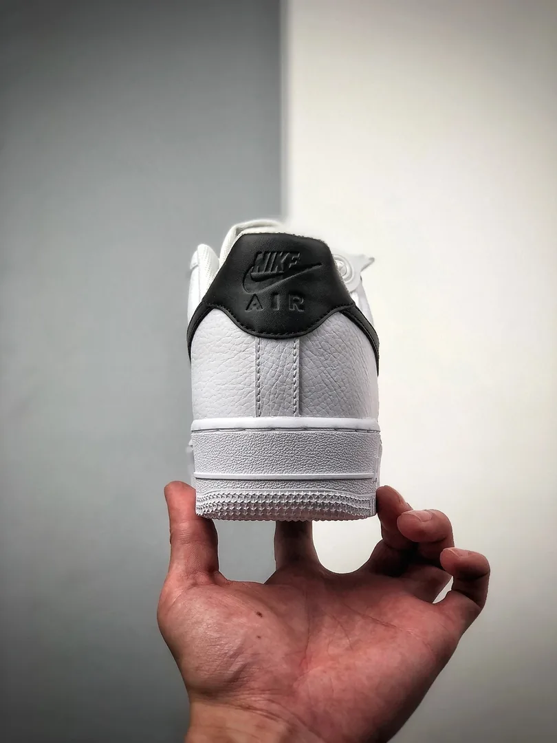 White Black Air Jordan 1 Low — Photo 7