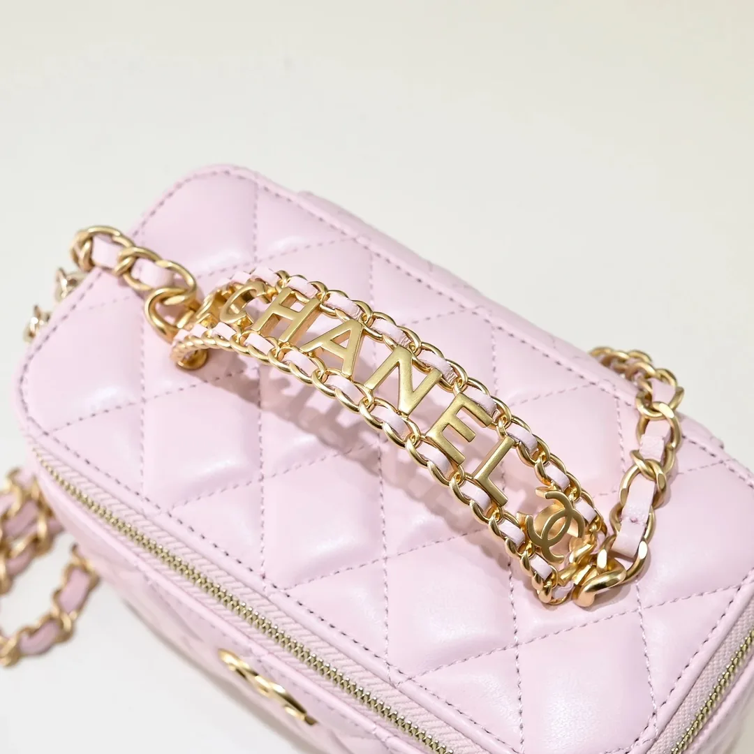Chanel Leather Handbag — Zdjęcie 15