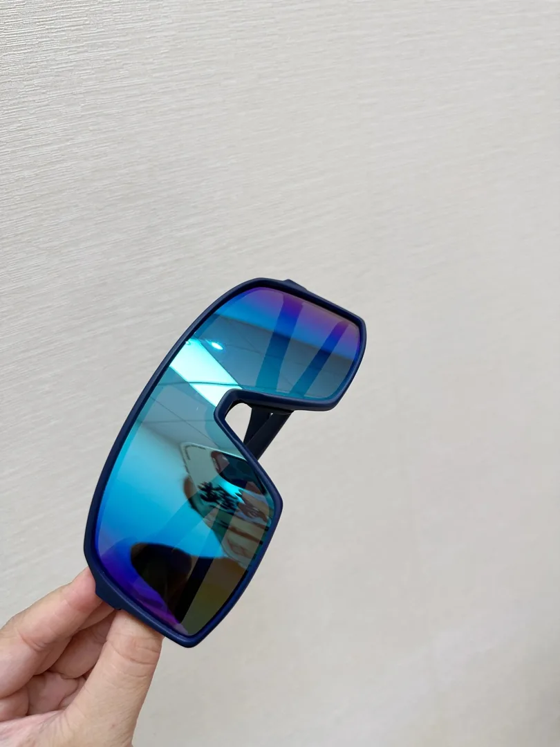 Polarized Lightweight Cycling Sunglasses — Photo 2
