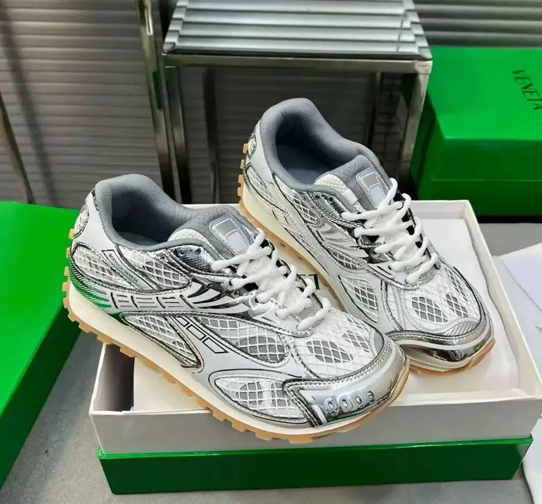 Saucony ProGrid Omni 9 (Bottega Veneta) DBD Cushioned Running Sneakers — Photo 13