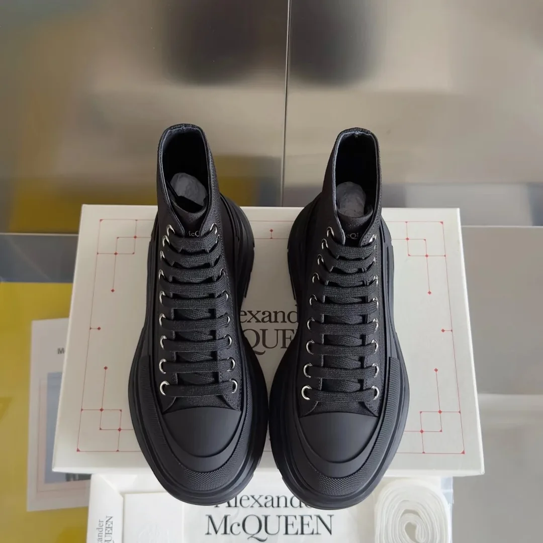 Alexander McQueen Tread Slick White Sneakers — Photo 6