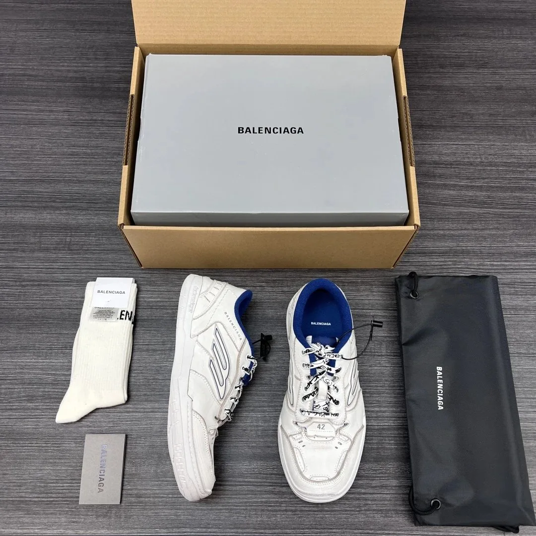 Balenciaga Hamptons Distressed Leather Lace Up Shoes — photo 7