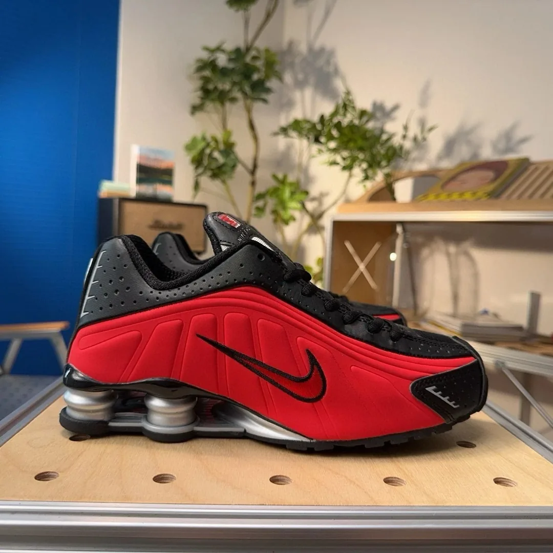Nike Shox R4 Blue Runners — photo 9