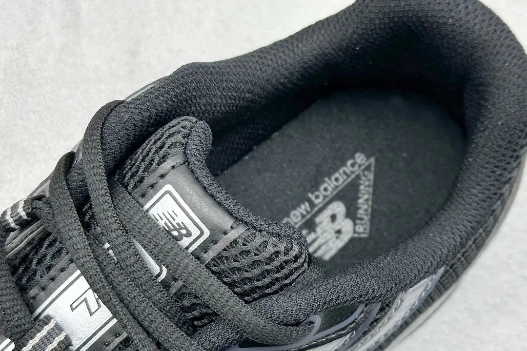New Balance 740 Grey Low-Top Sneakers — QC