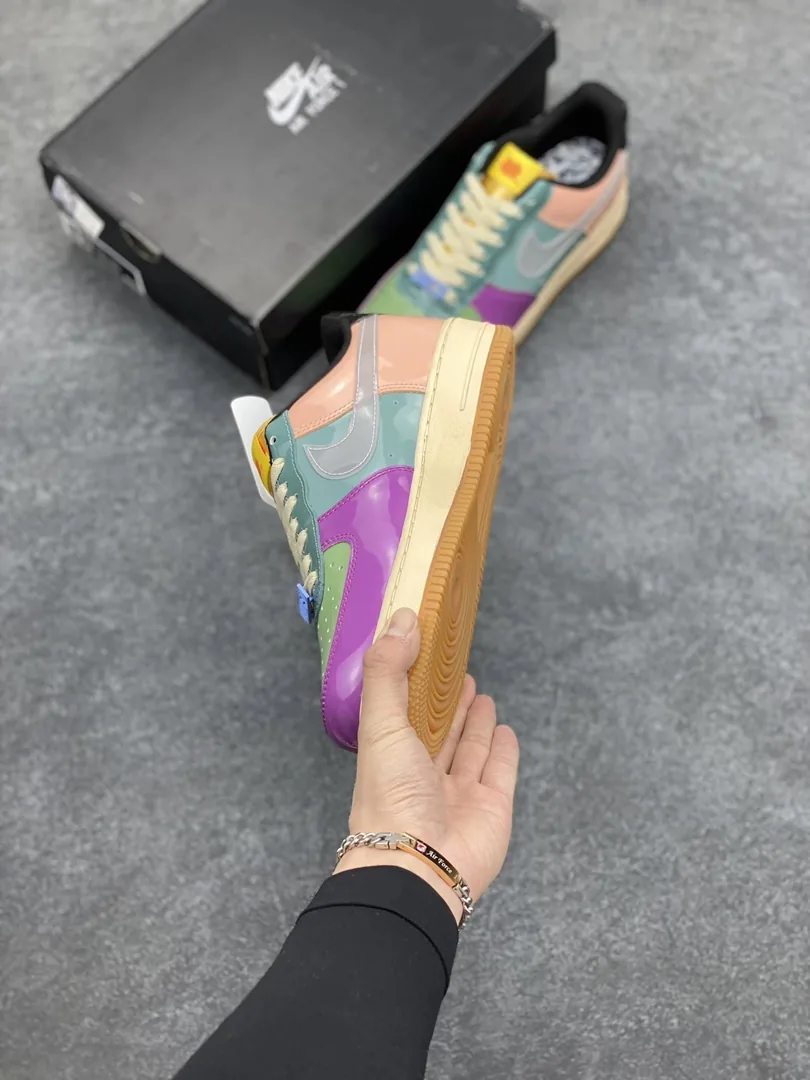 Undefeated Air Force 1 Low — Photo 8