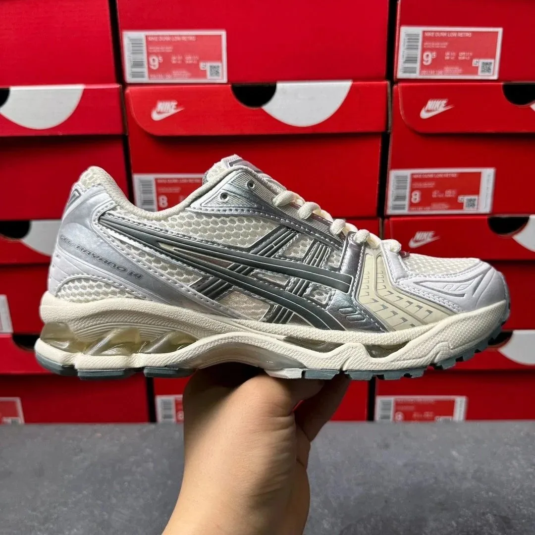 Asics Gel-Kayano 14 Gel-Quantum Grey Runners — Photo 5