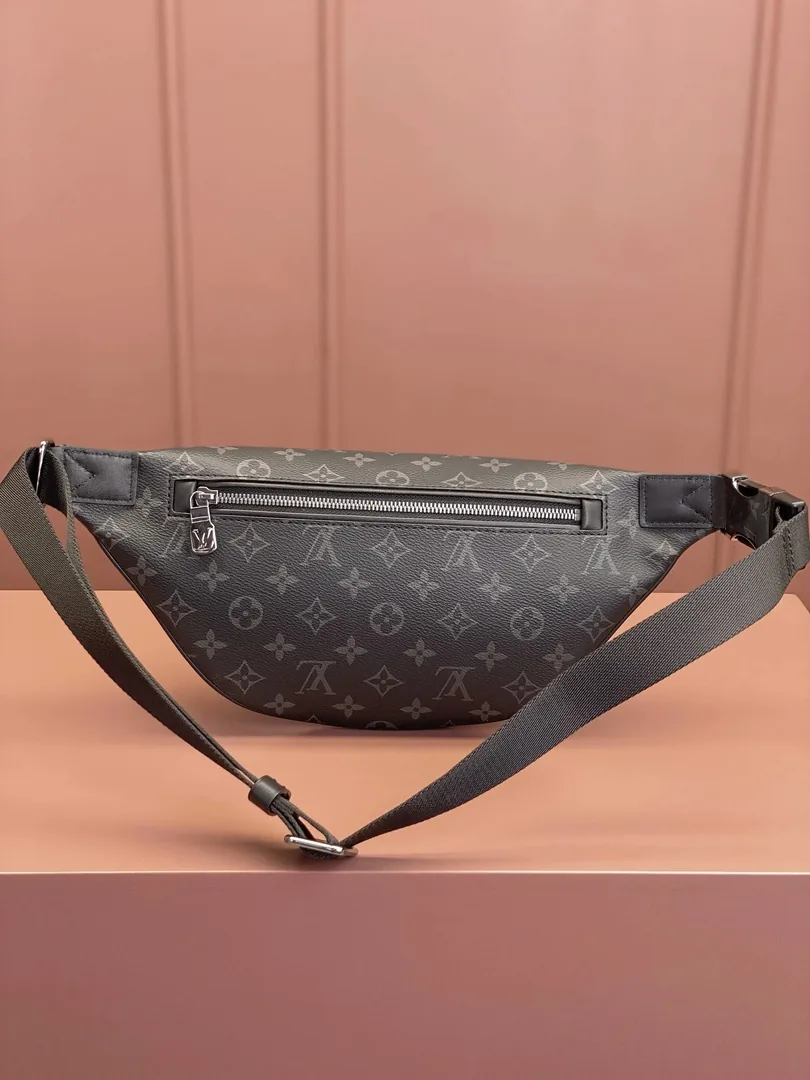 Louis Vuitton Discovery Rush Belt Bag — photo 8