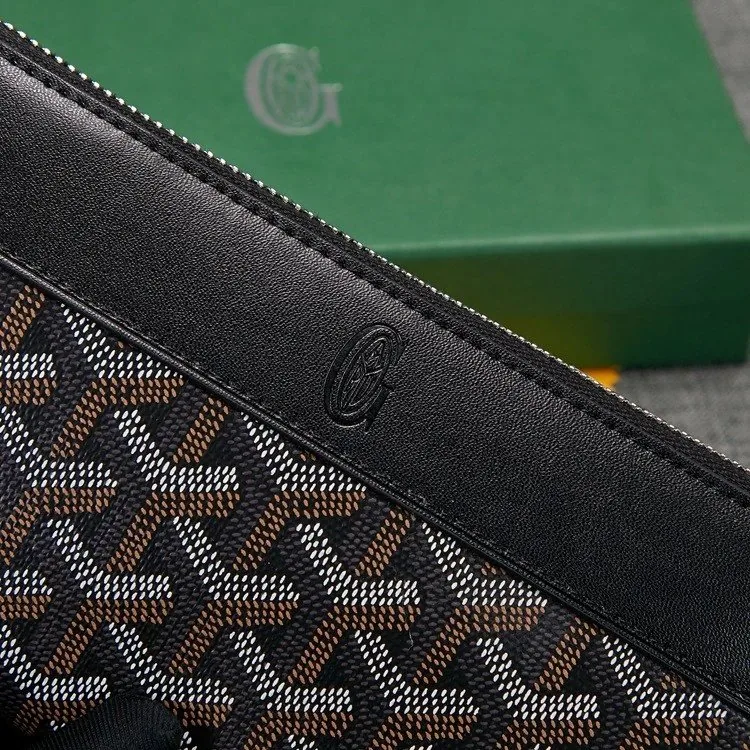 Goyard Leather Long Wallet — photo 10