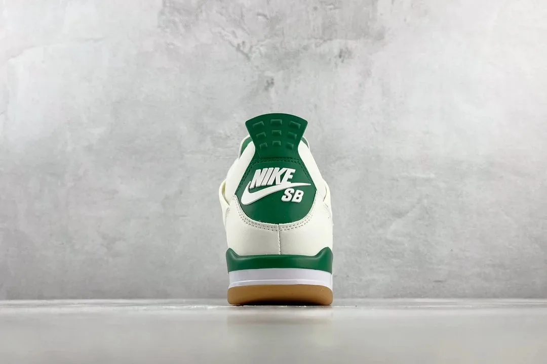 Air Jordan 4 Pine Green — photo 9