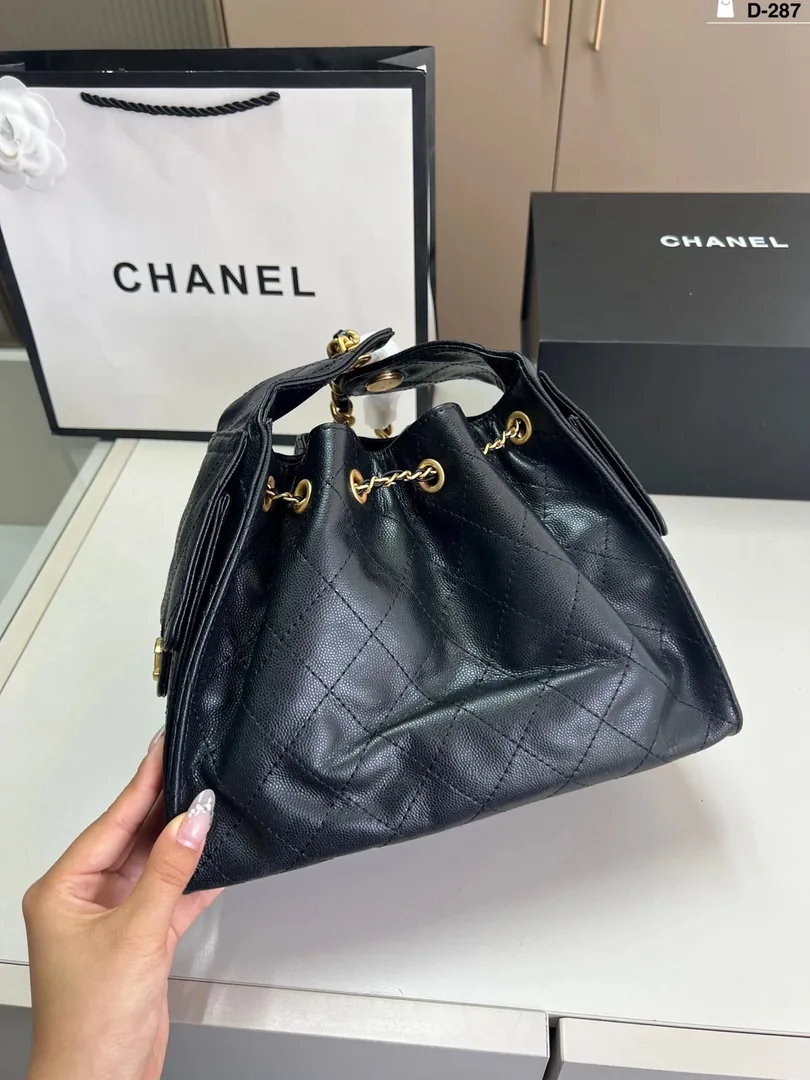 Chanel Hippie Underarm Tote Bag — Zdjęcie 14